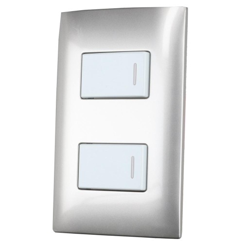 P429P PLACA 2 SWITCH 1/3, LINEA AMERICANA, COLOR PLATA SURTEK